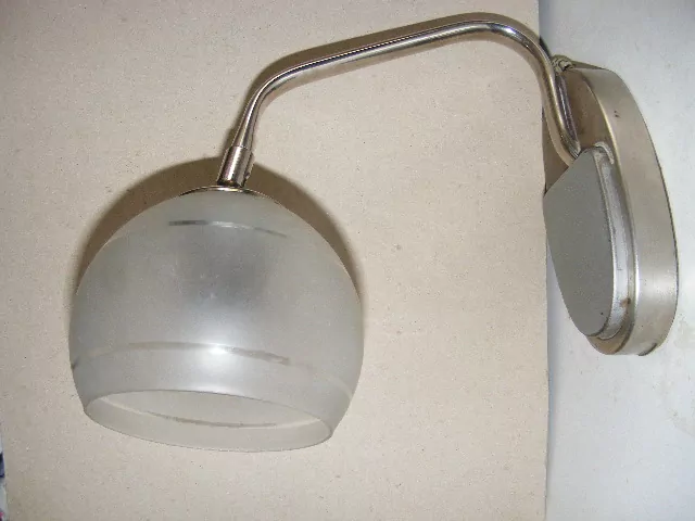 LAMPIČKA STOLNÍ NEBO NA STĚNU LAMPA ELEKTRICKÁ CHROM