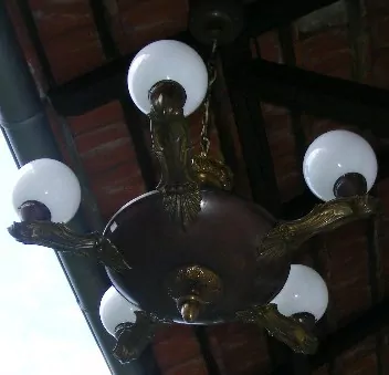 STAROŽITNÝ LUSTR 5 STÍNÍTEK