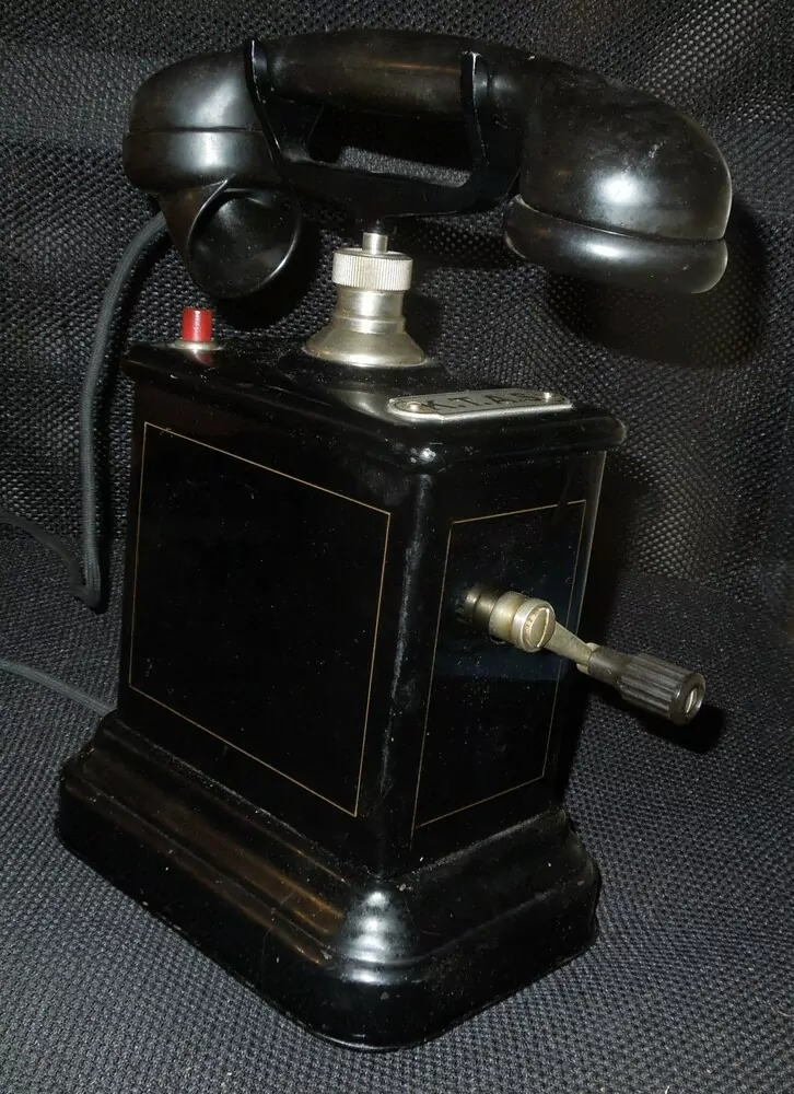 STAROŽITNÝ TELEFON PĚKNÁ DEKORACE K.T.A.S.