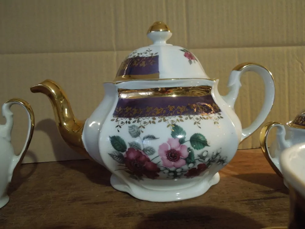 PORCELÁNOVÁ SOUPRAVA