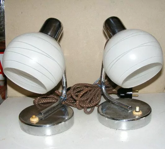STAROŽITNÁ STOLNÍ LAMPA , LAMPIČKA 2 ks