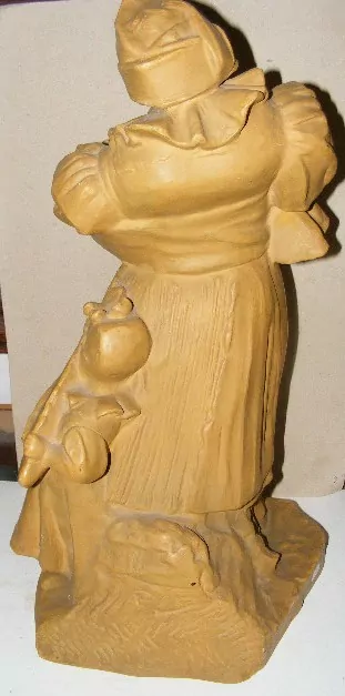 ŽENA A DĚTI V KROJI SLOVÁCKO ?? SOCHA Úprka !!