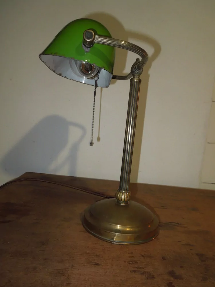 STAROŽITNÁ BANKOVNÍ LAMPA BANKÉŘKA