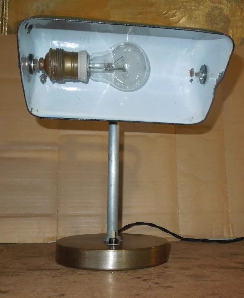 STAROŽITNÁ BANKOVNÍ LAMPA BANKÉŘKA