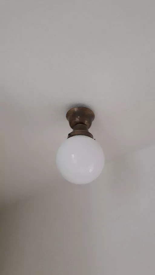 Montáž stahovacích lustrů a stropnic příklad