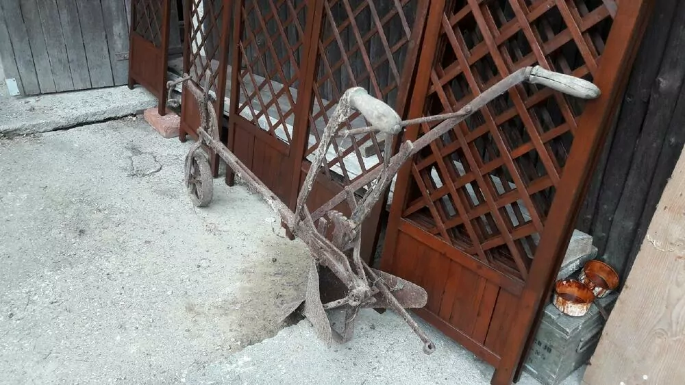 Pluh na orání starožitnost