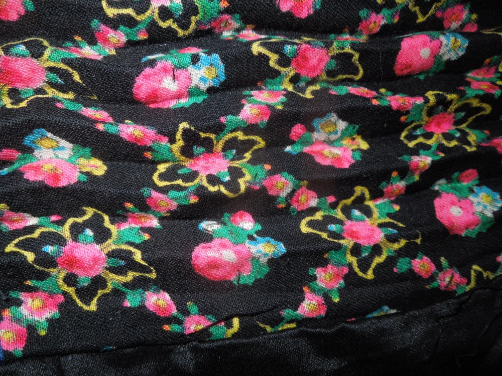 FĚRTŮŠEK (SUKŇA) KE KROJI KAŠMÍR (SLOVENSKO)