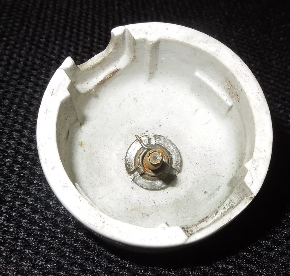 Porcelánový vypínač