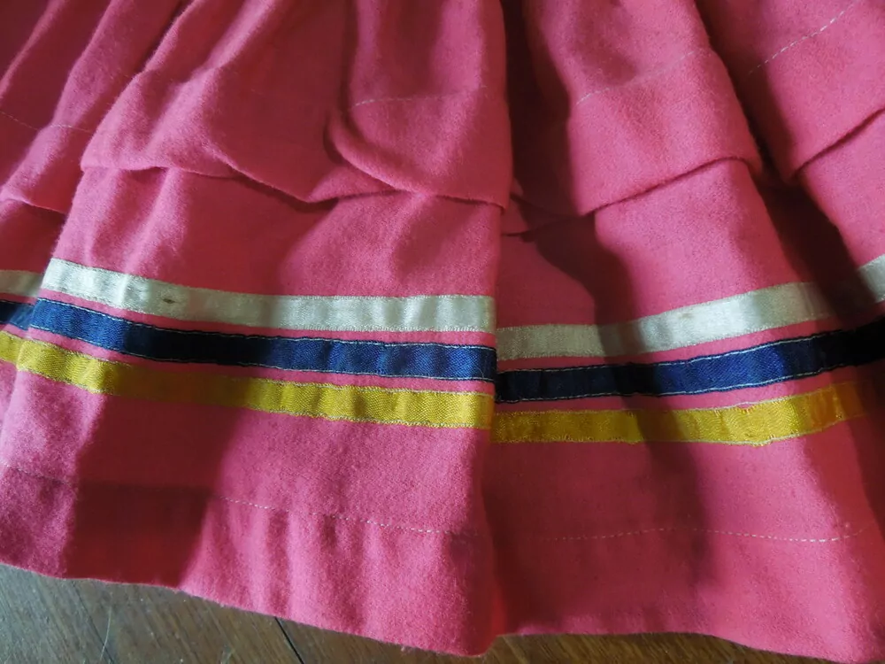 ŠATY KE KROJI DĚTSKÉ (VLČNOVSKÉ)