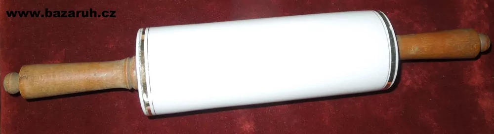 PORCELÁNOVÝ VÁLEČEK 