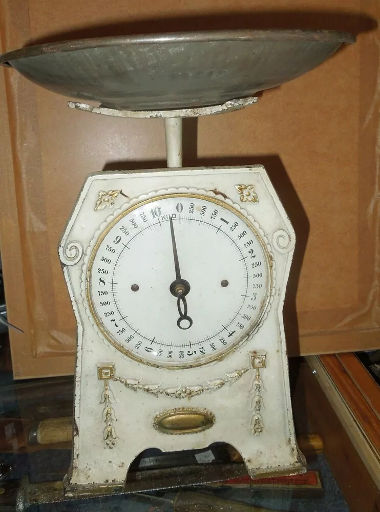 STAROŽITNÁ STOLNÍ VÁHA SECESE