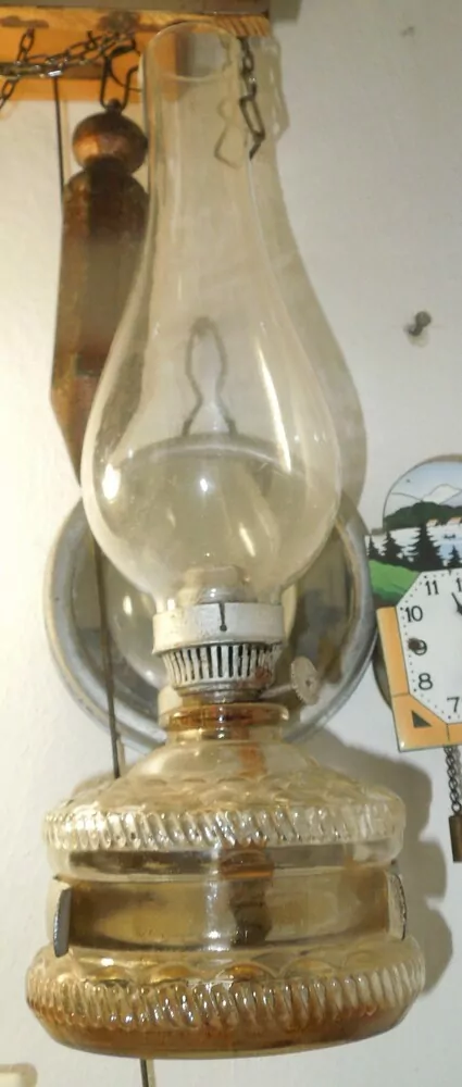 STAROŽITNÁ PETROLEJOVÁ LAMPA