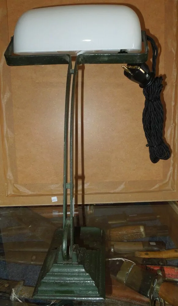 STAROŽITNÁ BANKOVNÍ LAMPA BANKÉŘKA