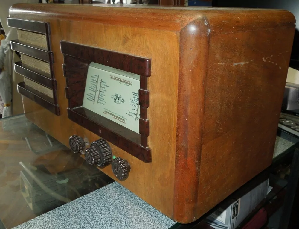 RADIO MIKROPHONA