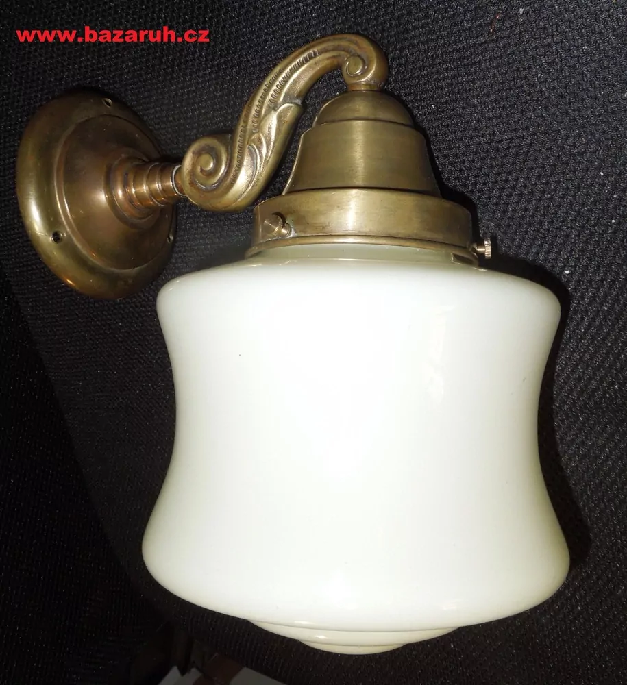 LAMPIČKA NA STĚNU 1 KS NÁSTĚNNÁ LAMPA ELEKTRICKÁ