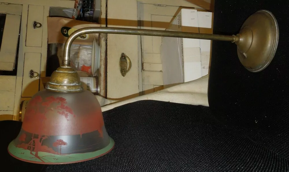 STAROŽITNÁ LAMPIČKA NA ZEĎ