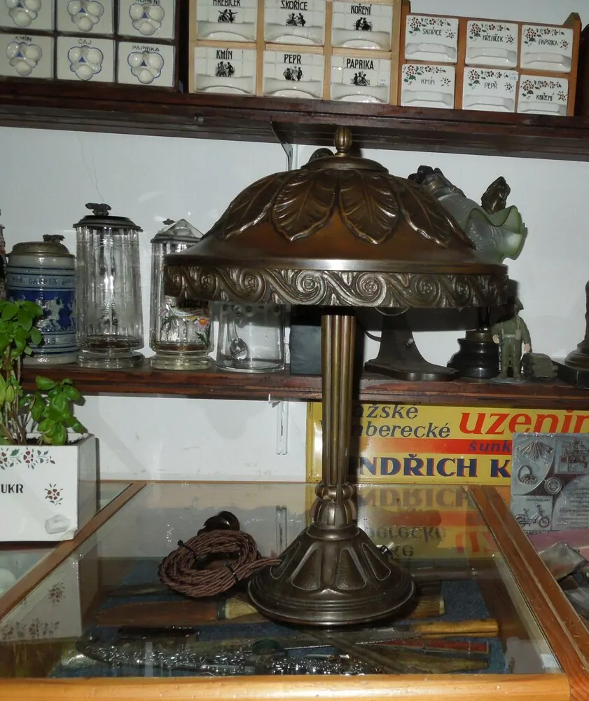 STAROŽITNÁ STOLNÍ LAMPA , LAMPIČKA NA PSACÍ STŮL