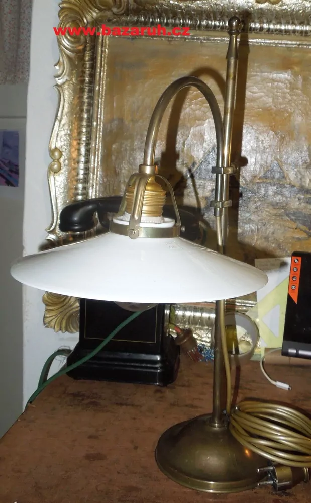 STAROŽITNÁ STOLNÍ MOSAZNÁ LAMPA ELEKTRICKÁ