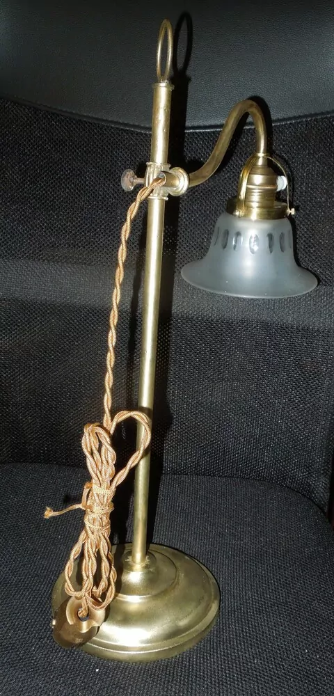 STAROŽITNÁ STOLNÍ LAMPA LAMPIČKA