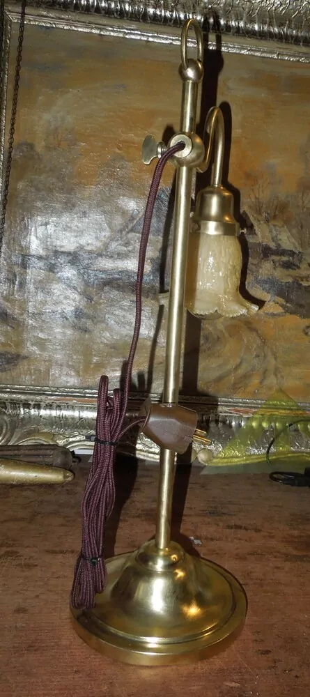 STAROŽITNÁ STOLNÍ LAMPA , LAMPIČKA