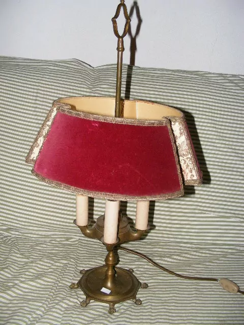 LAMPIČKA STOLNÍ