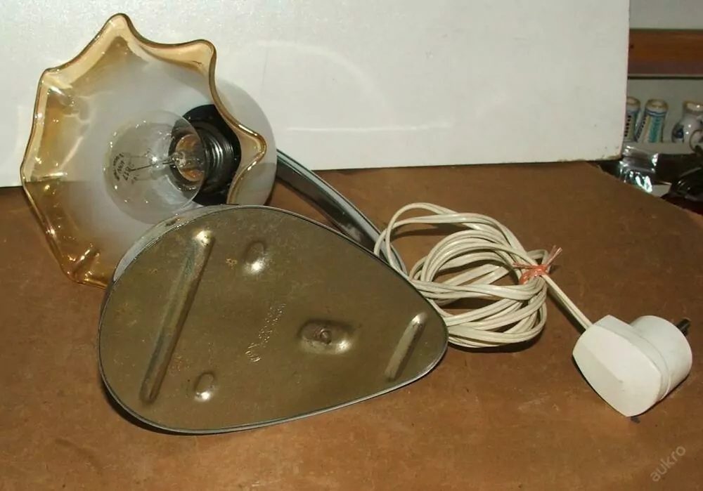 Chromovaná lampička chrom stolní lampa STAROŽITNÉ (