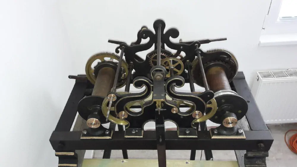 VĚŽNÍ HODINY HODINOVÝ STROJ í Zegar ? Clock clock ? Uhr Uhr ?