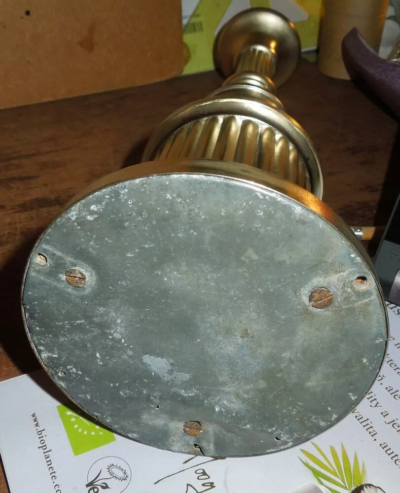 STAROŽITNÝ SVÍCEN V 42