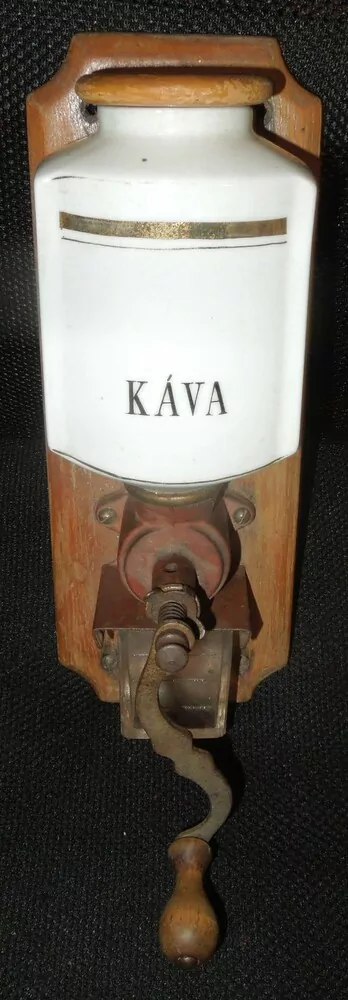 STAROŽITNOST MLÝNEK kafemlýnek , kávomlýnek