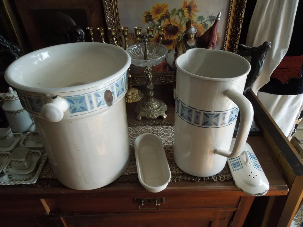 STAROŽITNÝ SMALTOVANÁ MYCÍ SOUPRAVA