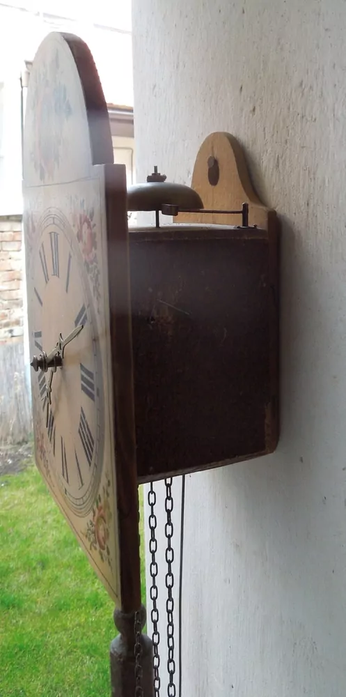 HODINY SEDLÁCKÉ SELSKÉ DŘEVĚNÉ NA CHALUPU