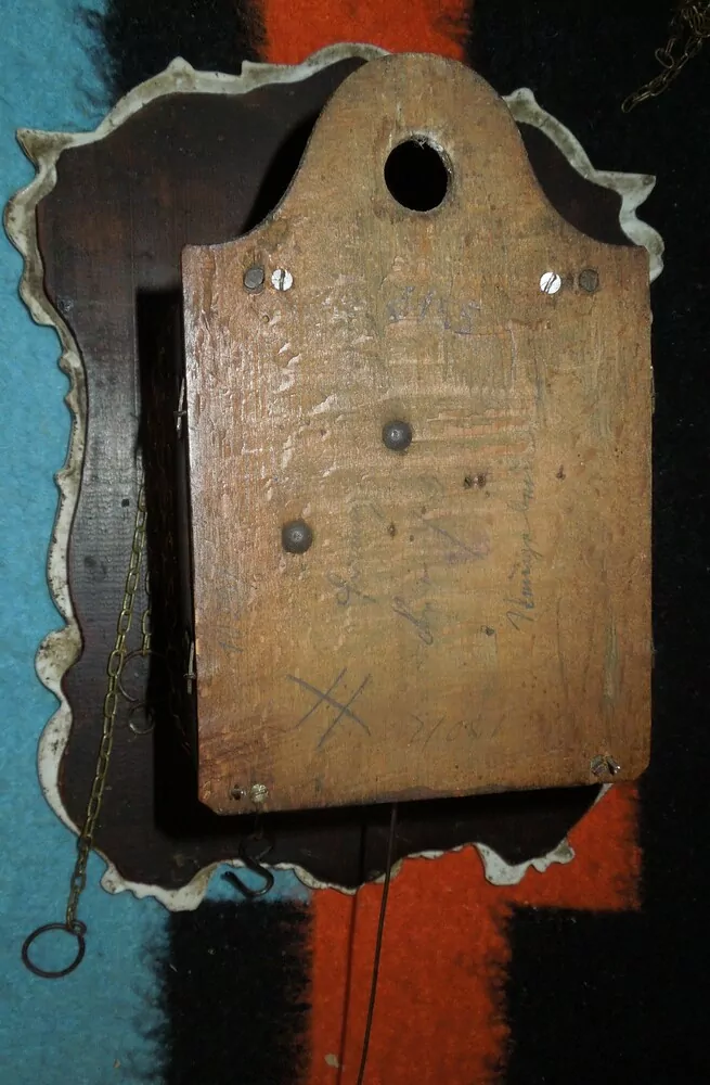 PORCELÁNOVÉ HODINY ZÁVAŽOVÉ