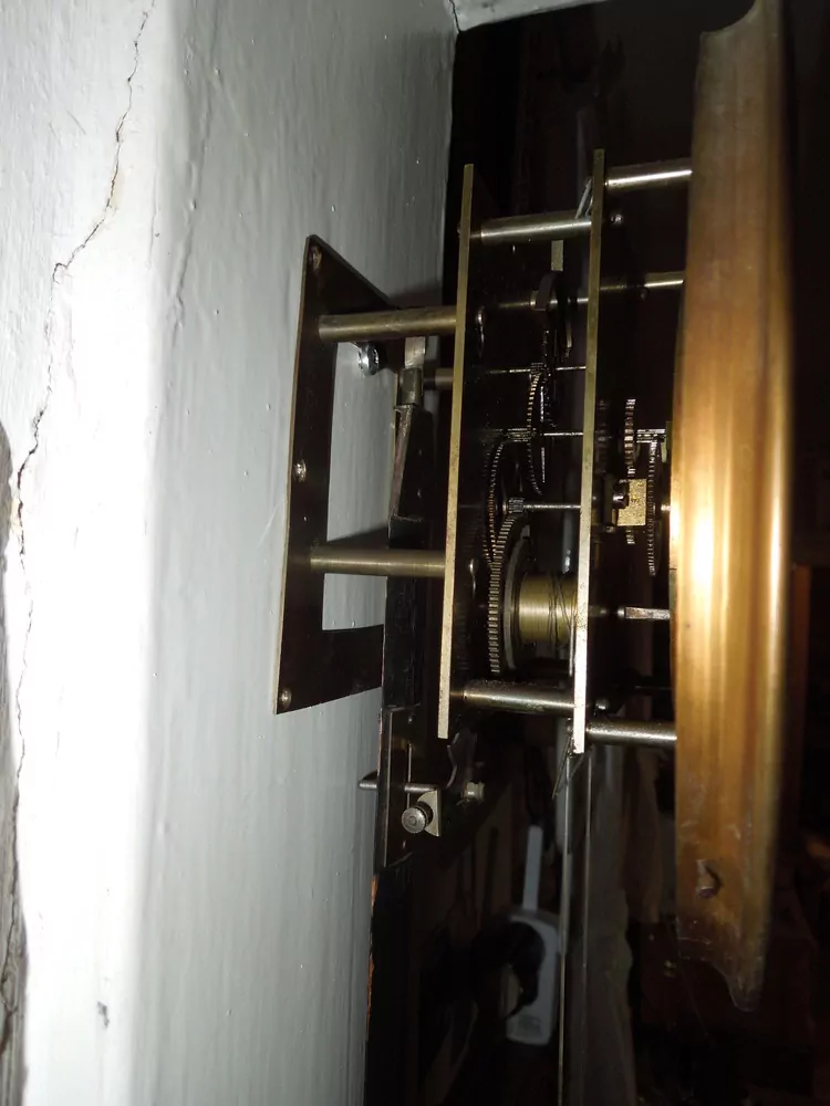 HODINY NÁSTĚNNÉ na závaží - STROJ