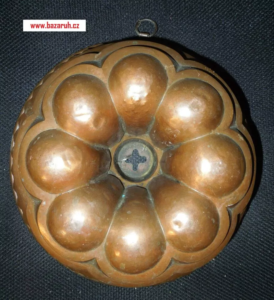 STAROŽITNÁ MĚDĚNÁ BÁBOVKA FORMA