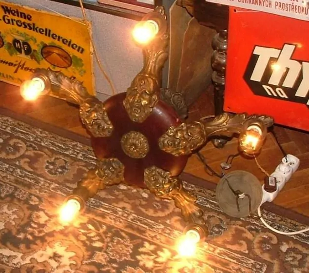 STAROŽITNÝ LUSTR