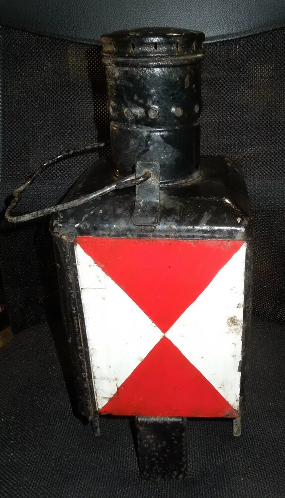 STARÁ DRÁŽNÍ LUCERNA - NÁDRAŽÁCKÁ LAMPA 