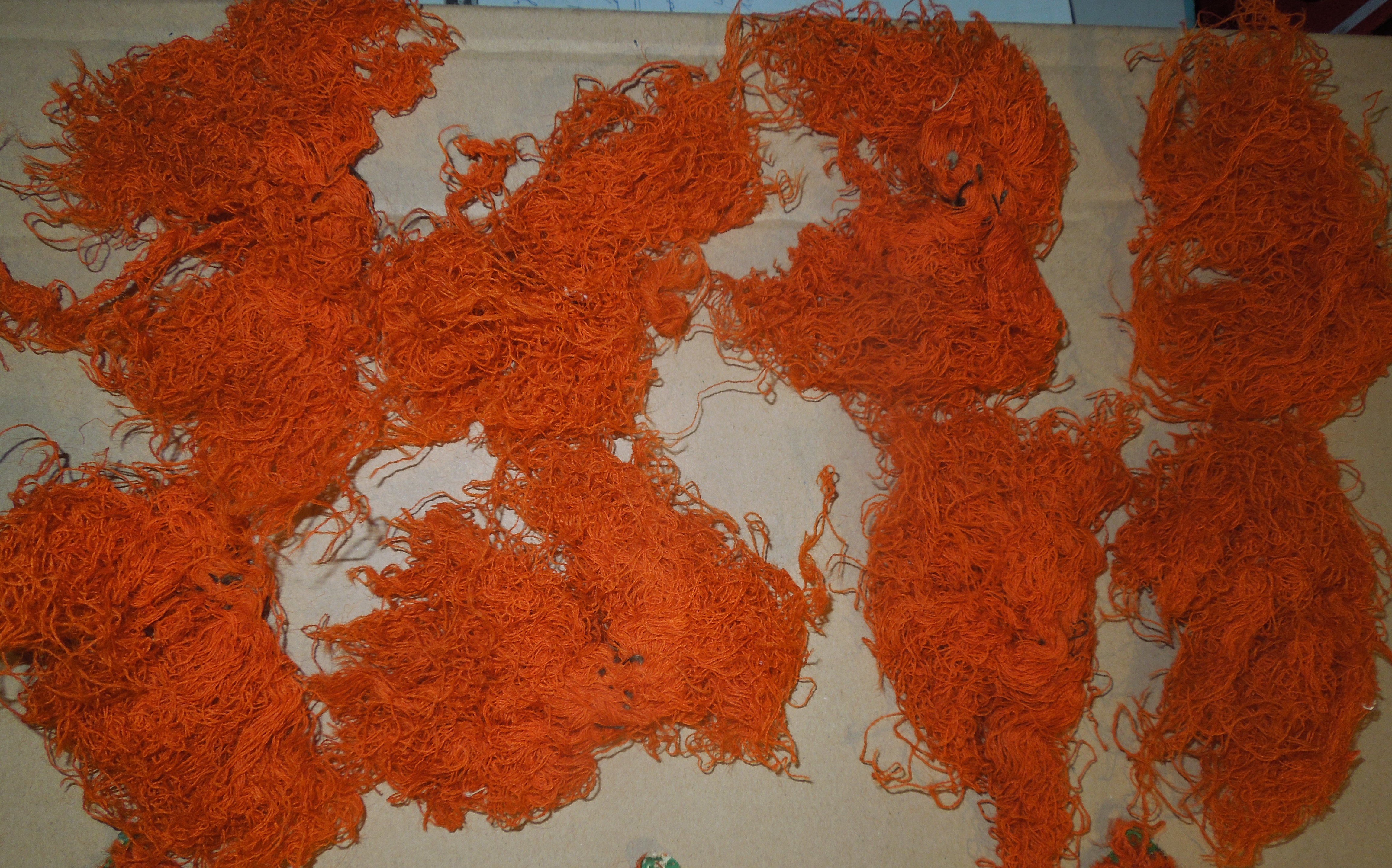 KROJ BAMBULE KE KROJI A CIFROVÁNÍ