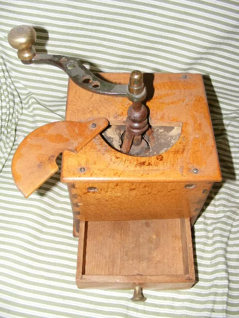 STAROŽITNOST MLÝNEK KAFEMLÝNEK KÁVOMLÝNEK VELKÝ