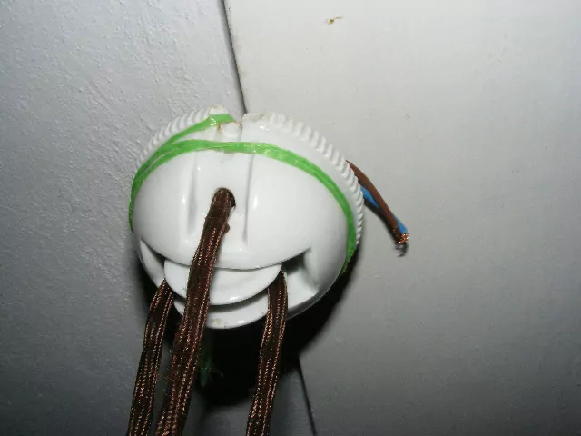 STAROŽITNÝ STAHOVACÍ LUSTR STÍNÍTKO STAHOVAČKA