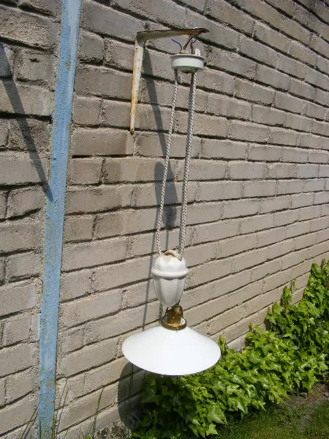 STAHOVACÍ LUSTR STÍNÍTKO STAHOVAČKA ART