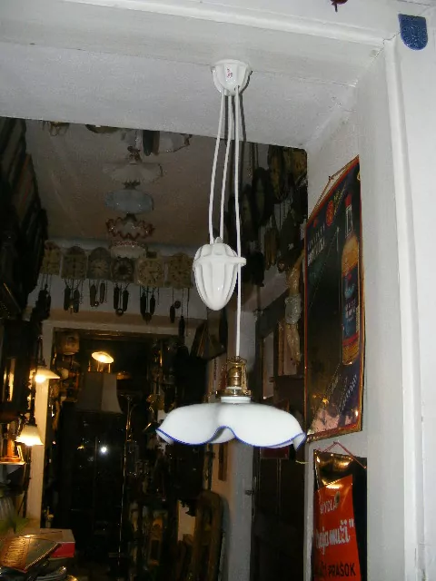 STAHOVACÍ LUSTR STÍNÍTKO STAHOVAČKA