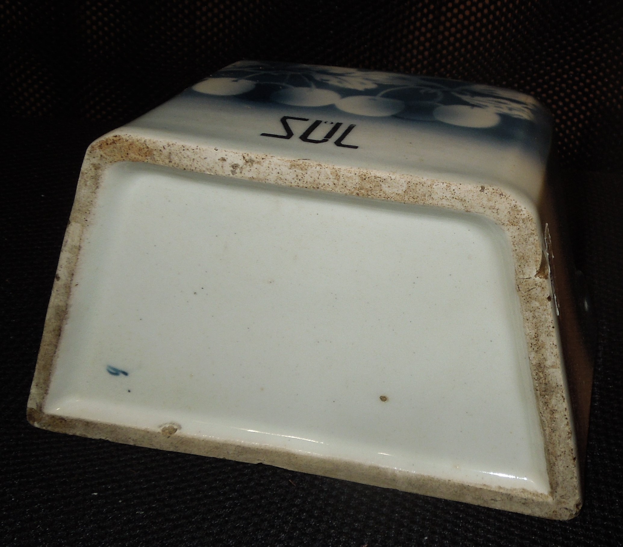 KOŘENKA DOZA  TŘEŠNĚ