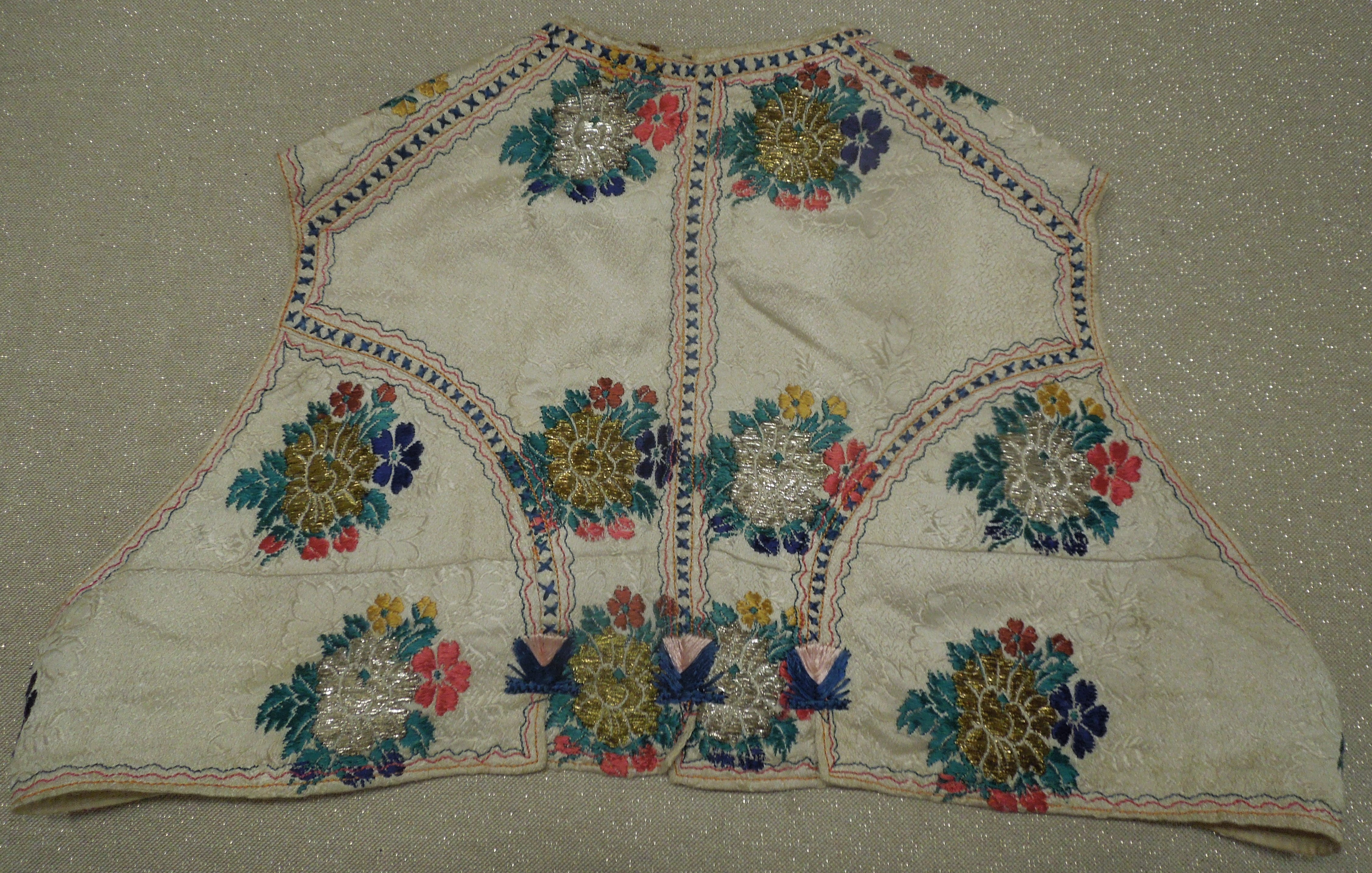 KROJ KORDULA KE KROJI PÁNSKÁ