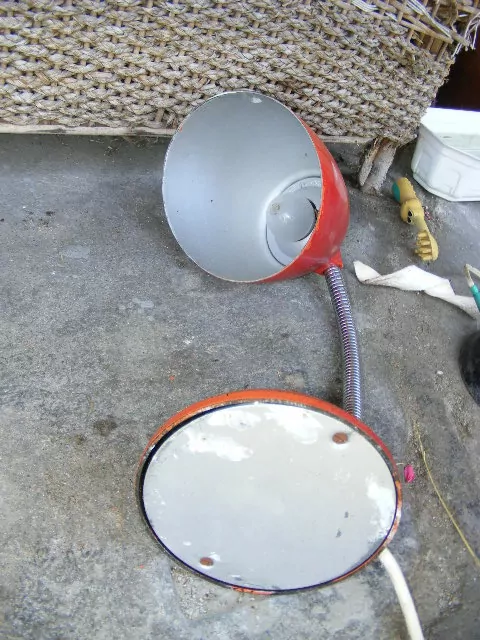 STAROŽITNÁ STOLNÍ LAMPA