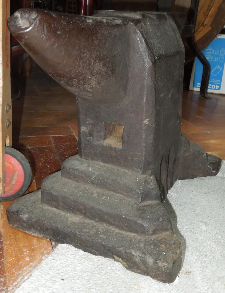 STAROŽITNÁ KOVADLINA