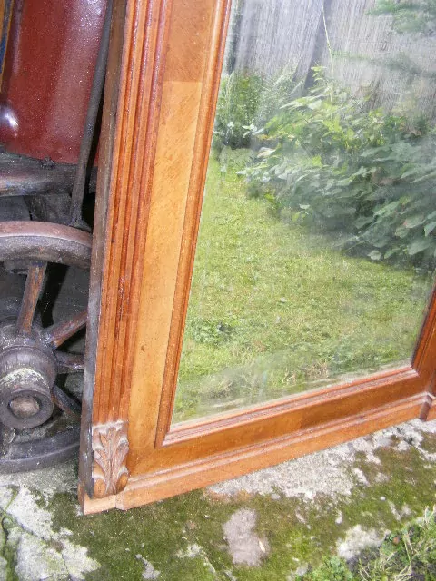 STAROŽITNÉ ZRCADLO