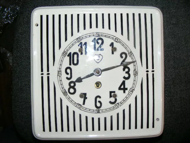 HODINY NÁSTĚNNÉ PÉROVÉ PORCELÁNOVÉ