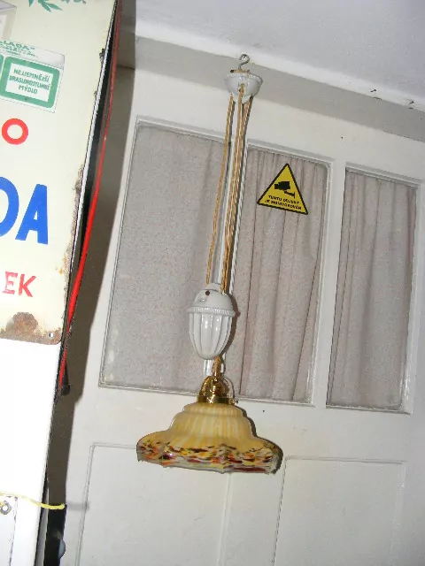 STAHOVACÍ LUSTR STÍNÍTKO STAHOVAČKA