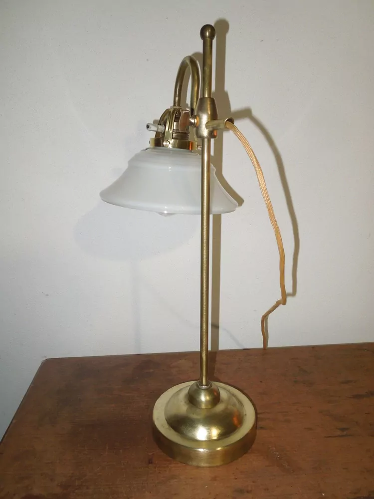 STAROŽITNÁ STOLNÍ LAMPA , LAMPIČKA