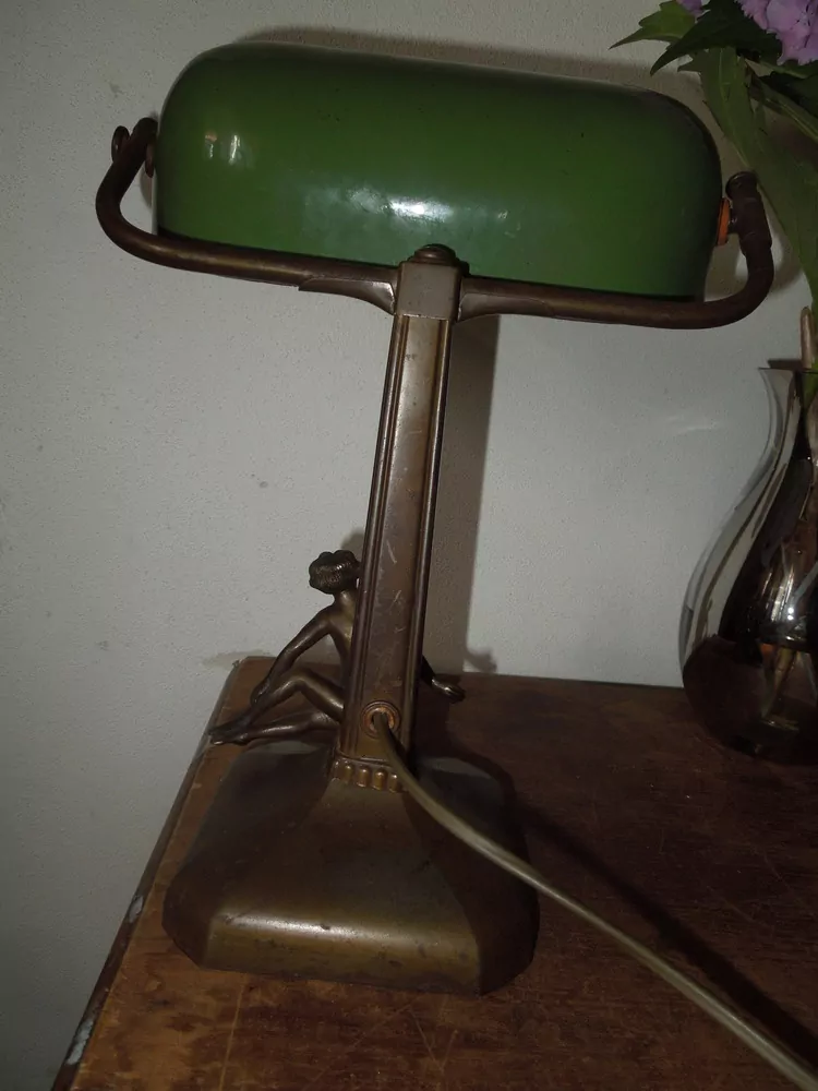 STAROŽITNÁ STOLNÍ LAMPA , LAMPIČKA BANKÉŘKA
